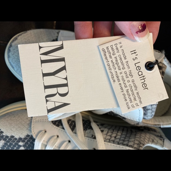 Myra Bag Leather Snakeskin Print Sneakers Size 6 NWT - Picture 8 of 9